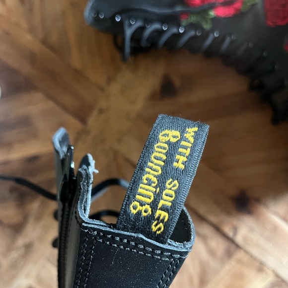 Dr Martens Floral Embroidered Boots - Picture 5 of 6